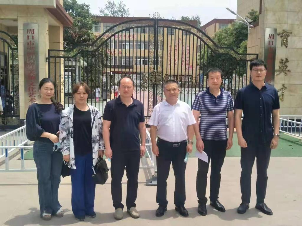william威廉亚洲官方到淮阳区赵玲艺术学校开展社会人才需求调研暨访企拓岗工作