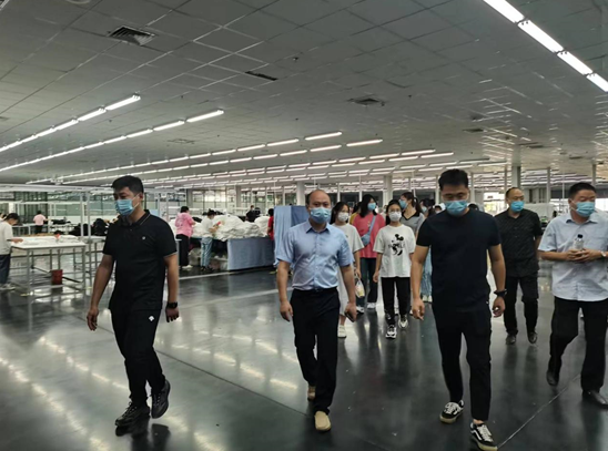 william威廉亚洲官方服装设计与工艺专业师生共赴商水盛泰纺织集团参观交流